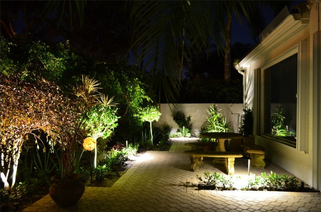 10 Tips to Backyard Landscape Lighting Design in Central Florida